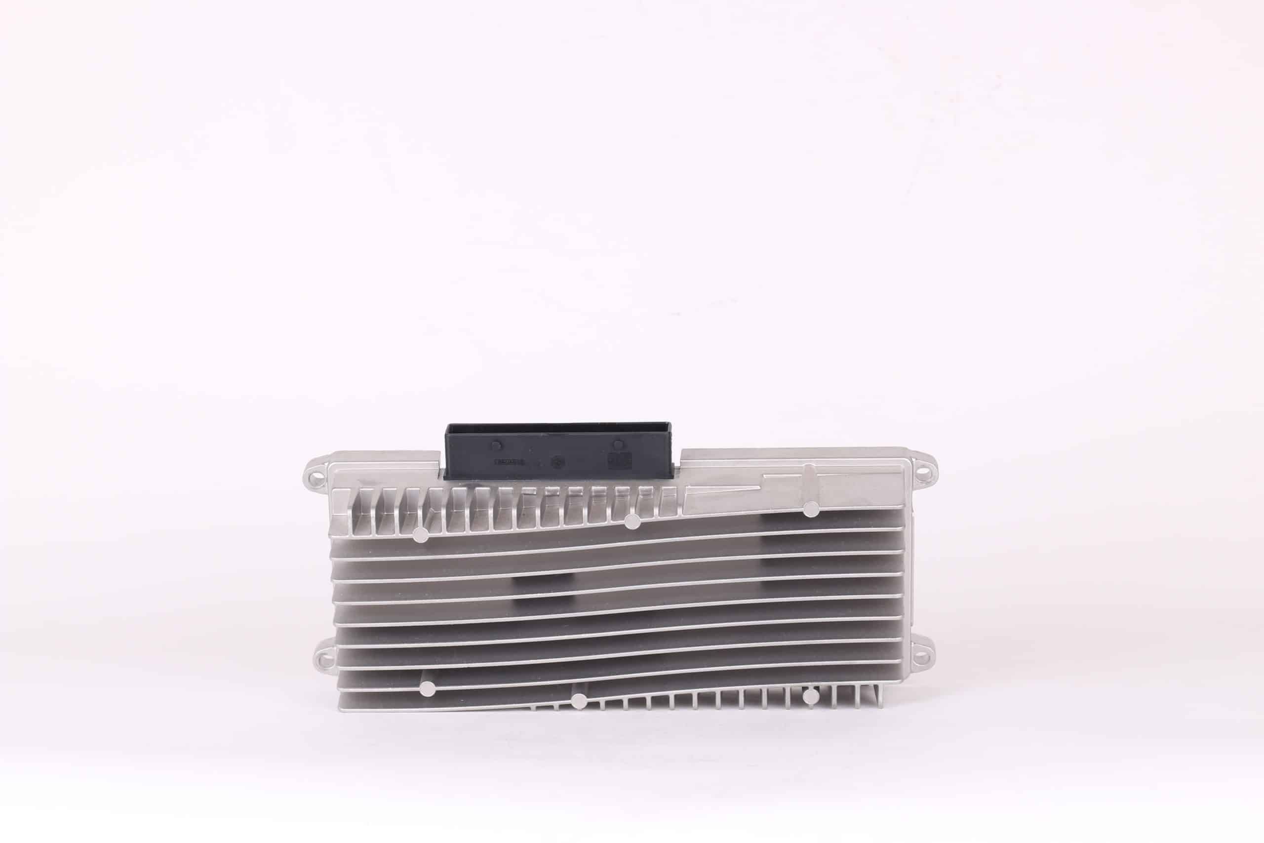 Amplificateur CAN-Verstärker Q5 - 6 canaux | 8R0 035 223 F (2) - Imagem 2