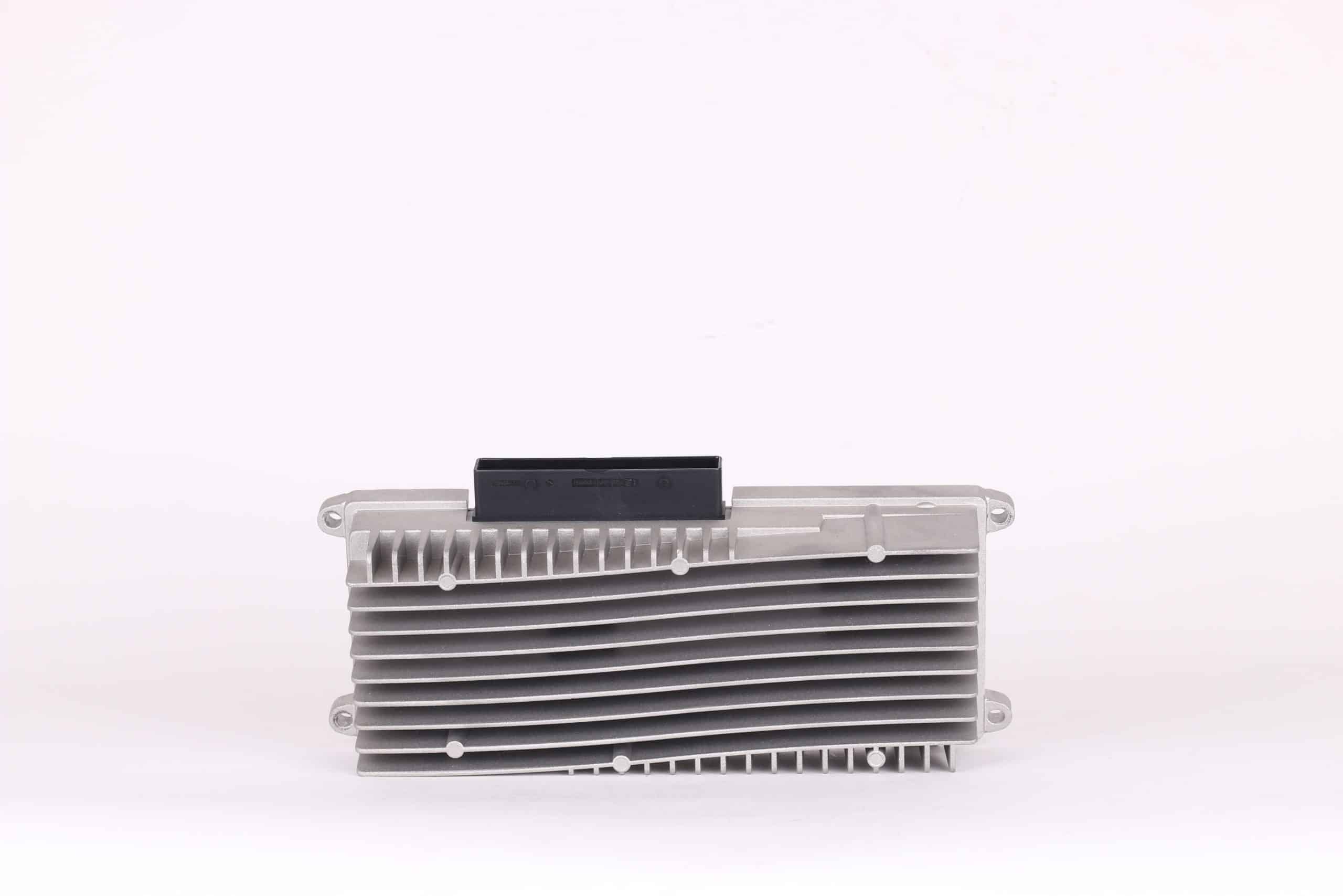 Amplificateur CAN-Verstärker Q5 - 6 canaux | 8R0 035 223 H (3)