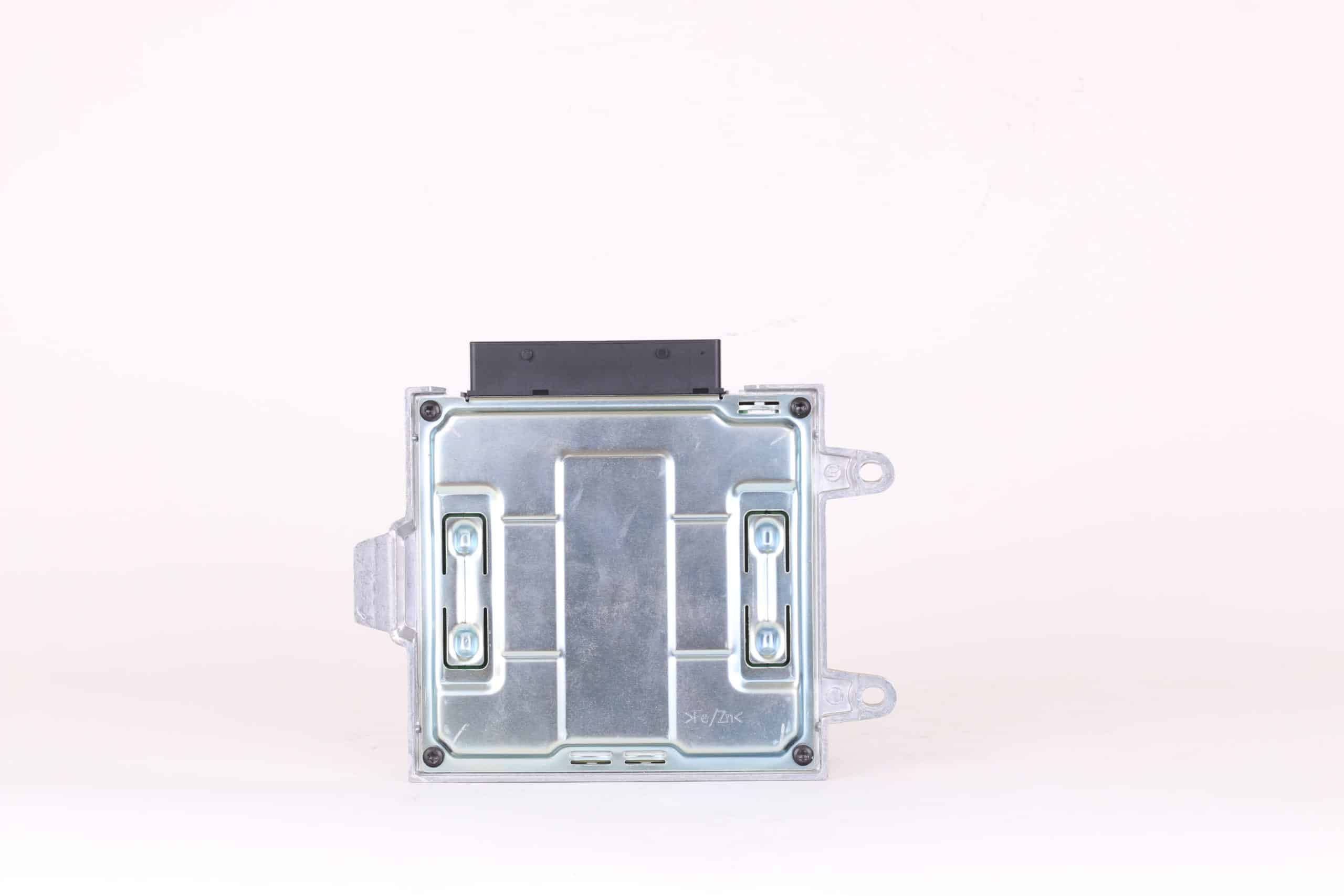 Amplificateur audio d’origine Audi (5 canaux) | 8J0 035 223 F (2) – Image 2