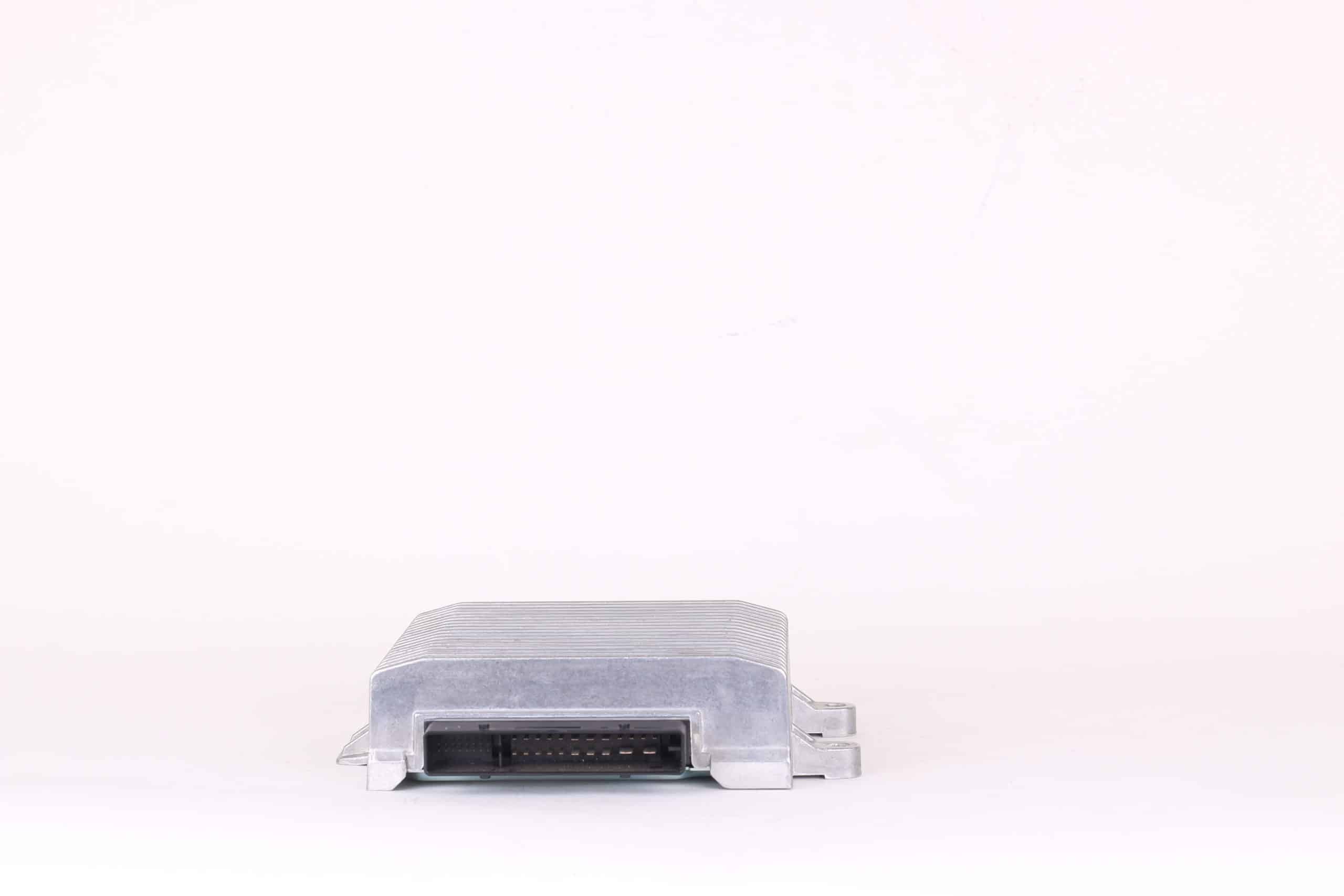 Amplificateur audio d’origine Audi (5 canaux) | 8J0 035 223 F (2) – Image 3