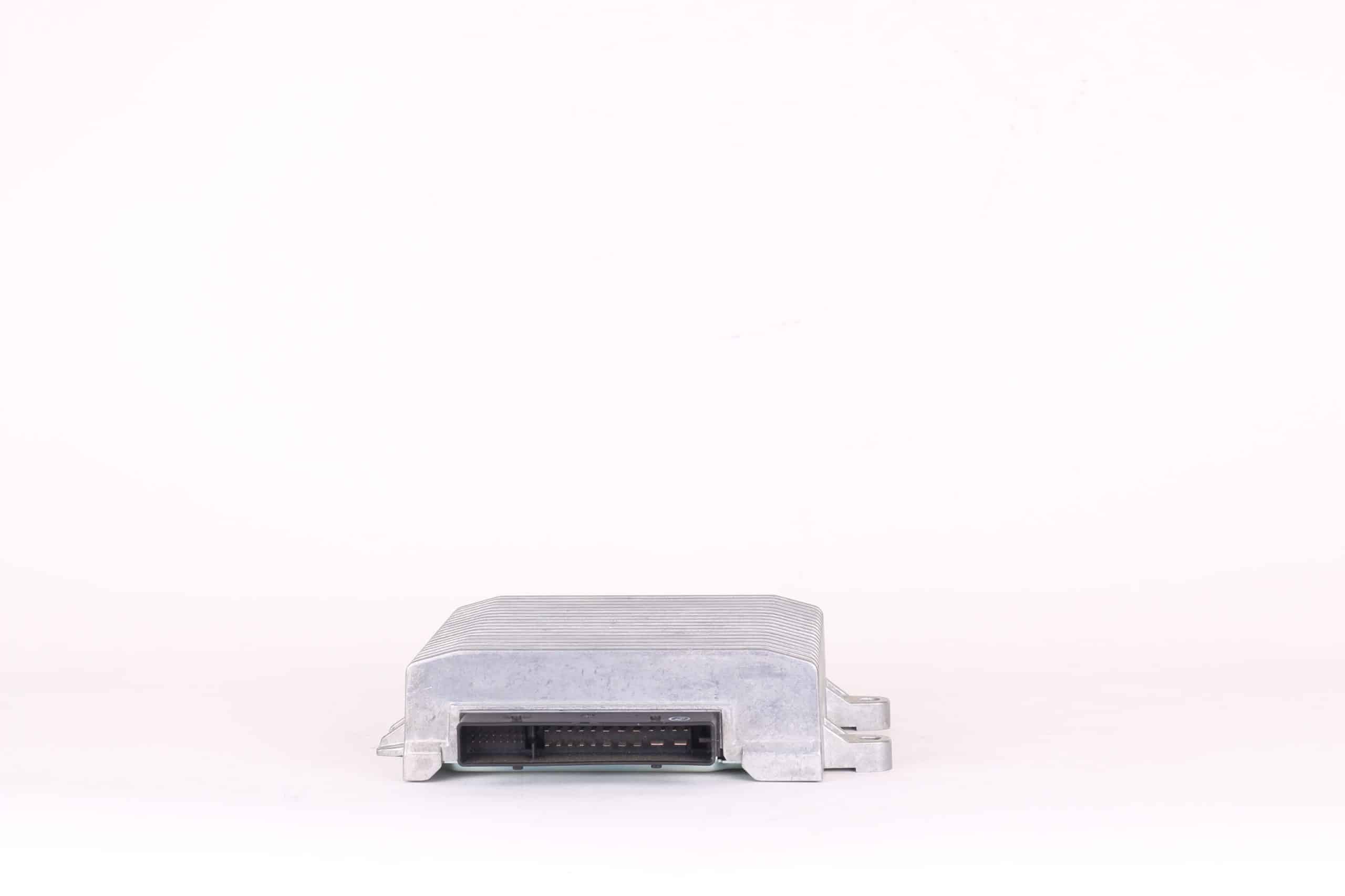 Amplificateur audio d'origine Audi (5 canaux) | 8J0 035 223 F (1) - Imagen 3