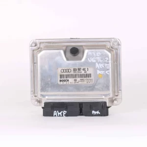 Calculateur moteur 0 281 010 823   | 8E0 907 401 D